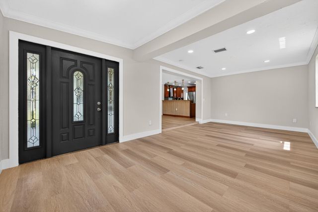 933 SE 2nd Street, Belle Glade, FL 33430