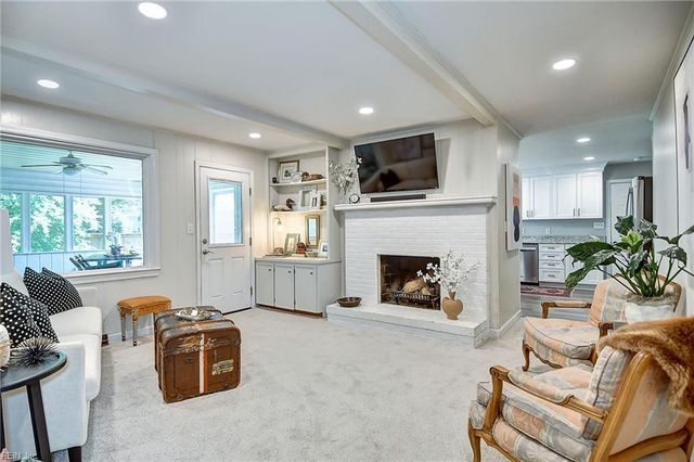 2564 Entrada DR, Virginia Beach, VA 23456
