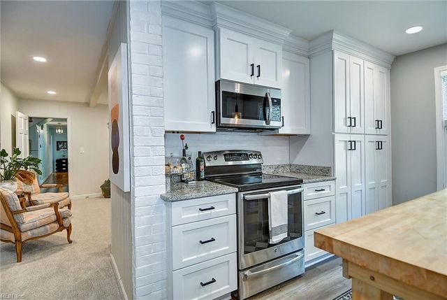 2564 Entrada DR, Virginia Beach, VA 23456