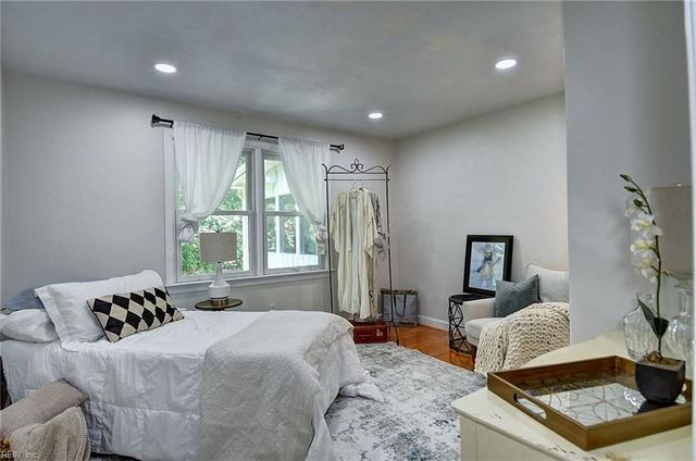 2564 Entrada DR, Virginia Beach, VA 23456