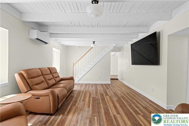 95 Gaffney Hill Road, Easton, PA 18042