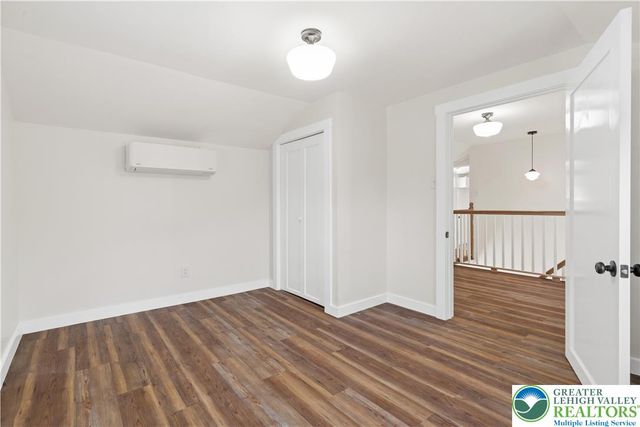 95 Gaffney Hill Road, Easton, PA 18042