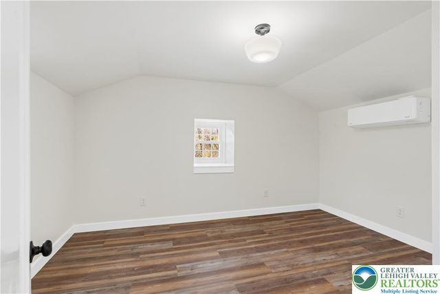 95 Gaffney Hill Road, Easton, PA 18042