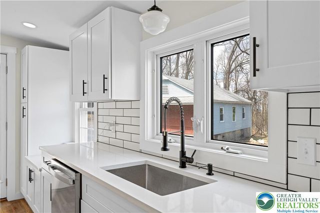 95 Gaffney Hill Road, Easton, PA 18042