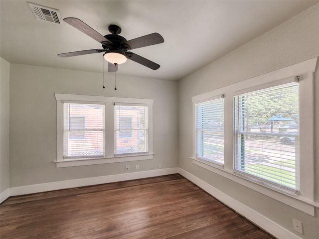745 E 18th Street, Houston, TX 77008