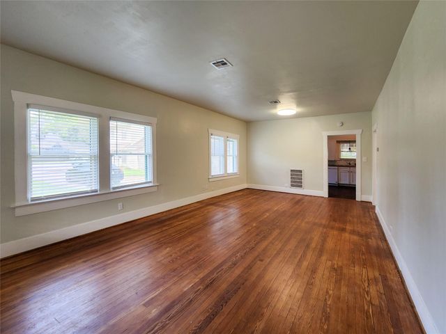 745 E 18th Street, Houston, TX 77008