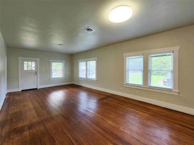 745 E 18th Street, Houston, TX 77008