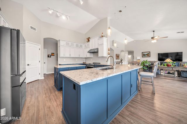 38015 N CENTRAL Avenue, Phoenix, AZ 85086