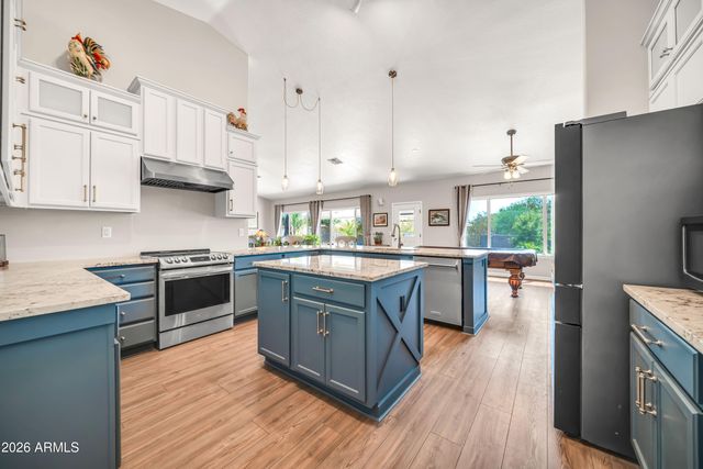 38015 N CENTRAL Avenue, Phoenix, AZ 85086