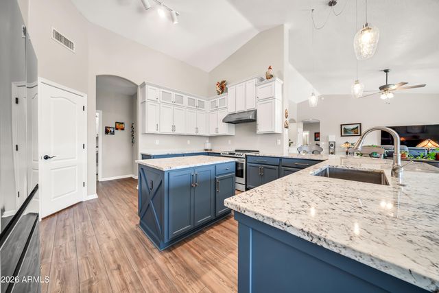 38015 N CENTRAL Avenue, Phoenix, AZ 85086