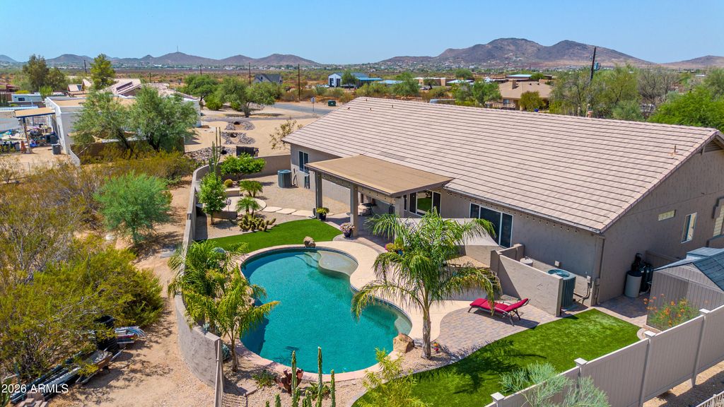38015 N CENTRAL Avenue, Phoenix, AZ 85086 — photo 2