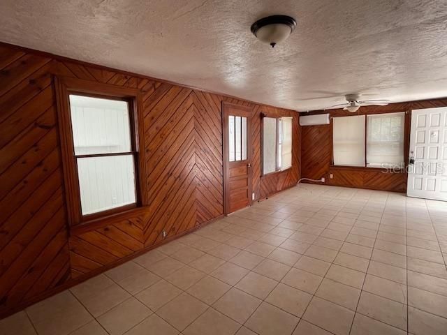 908 E FLORA STREET, Tampa, FL 33604