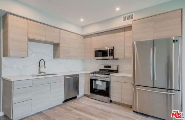 7018 Alabama Avenue, Canoga Park, CA 91303