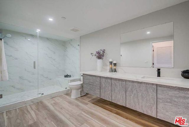 7018 Alabama Avenue, Canoga Park, CA 91303