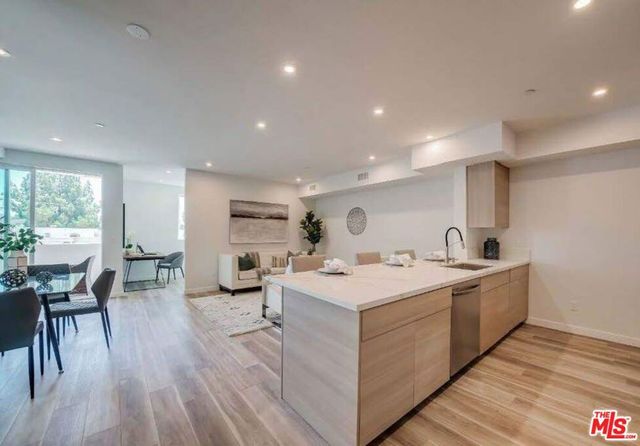 7018 Alabama Avenue, Canoga Park, CA 91303