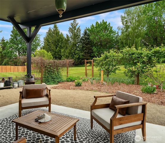 9917 SW 206th Court, Vashon, WA 98070