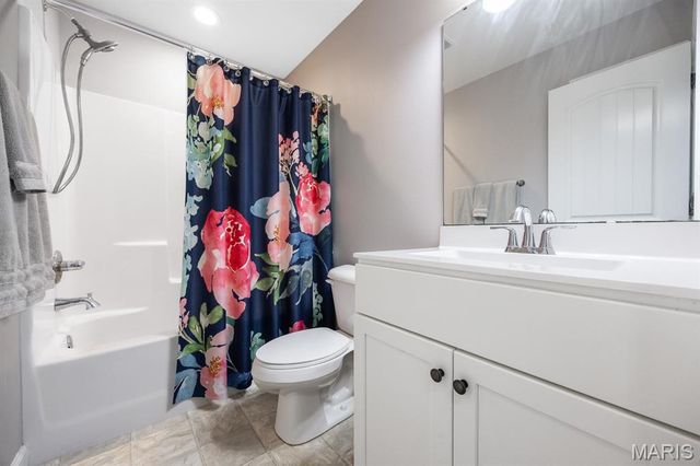 708 Sante Fe Court, Shiloh, IL 62221