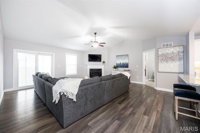 708 Sante Fe Court, Shiloh, IL 62221