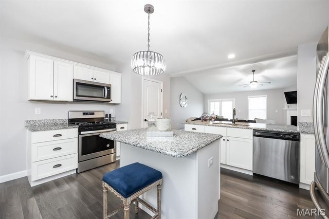 708 Sante Fe Court, Shiloh, IL 62221