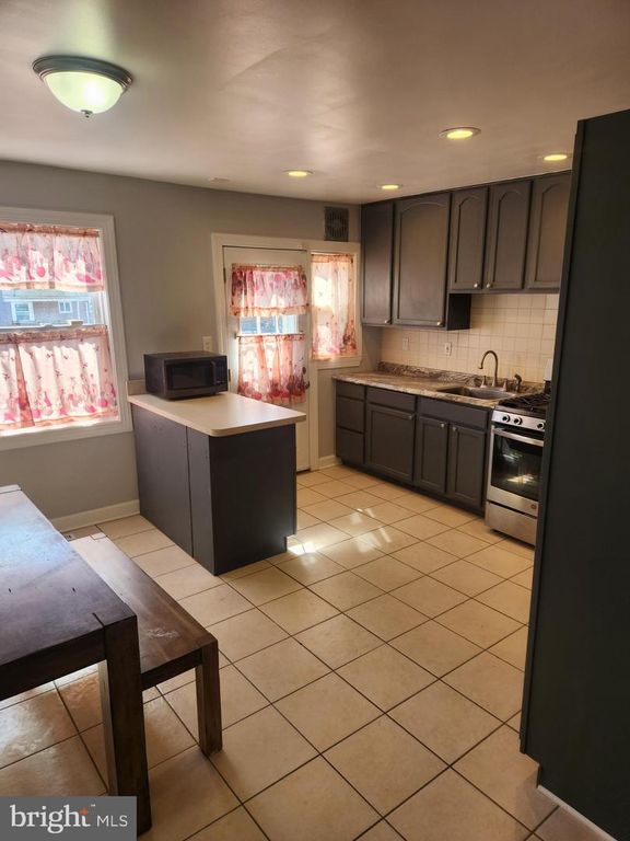 Image 5 of property listing at 4435 SCOTIA RD, Baltimore, MD 21227