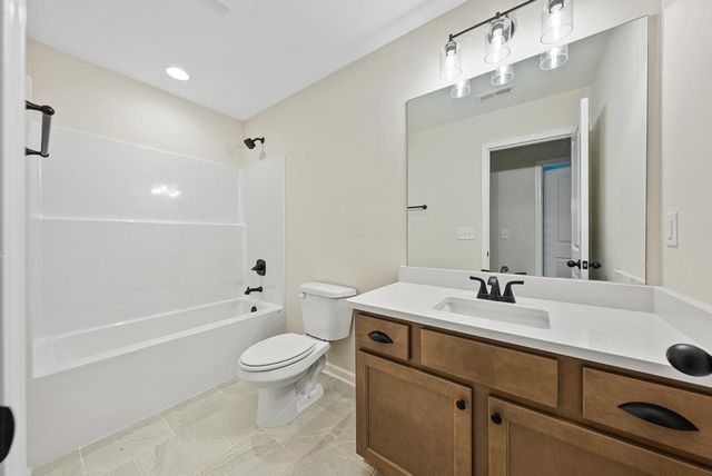 3000 Wyndham Village Drive, Opelika, AL 36804