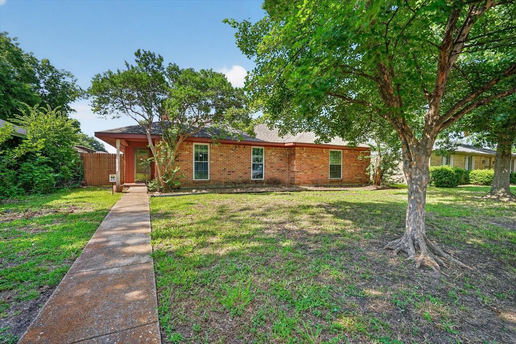120 Running Brook, Mesquite, TX 75149