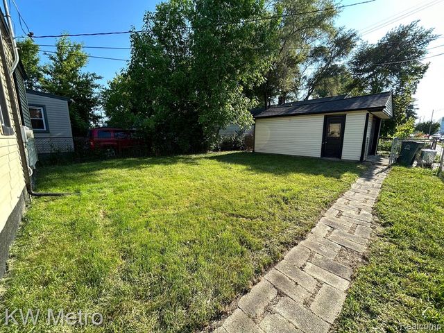 1939 Bonner Street, Ferndale, MI 48220