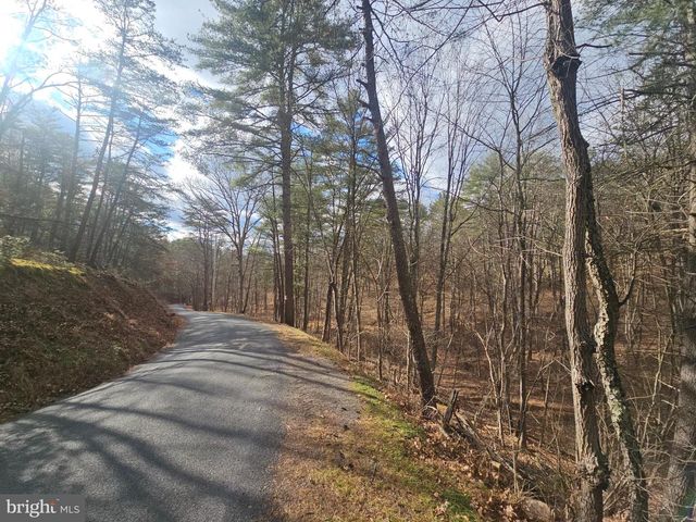 211 MARTIN RD, Artemas, PA 17211