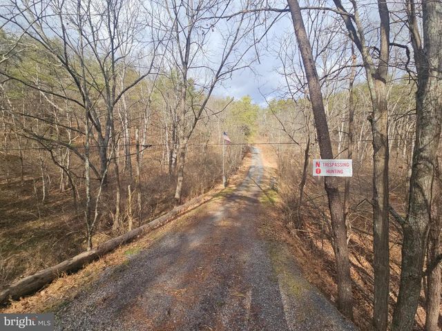 211 MARTIN RD, Artemas, PA 17211