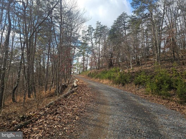 211 MARTIN RD, Artemas, PA 17211