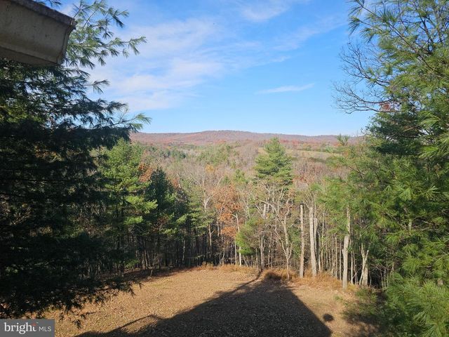 211 MARTIN RD, Artemas, PA 17211