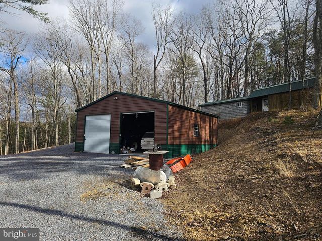 211 MARTIN RD, Artemas, PA 17211