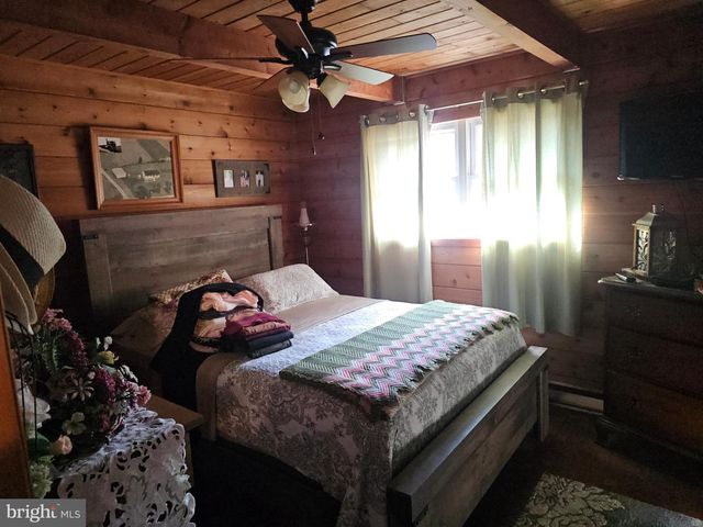 211 MARTIN RD, Artemas, PA 17211