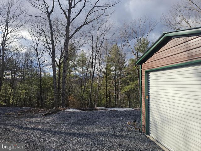 211 MARTIN RD, Artemas, PA 17211