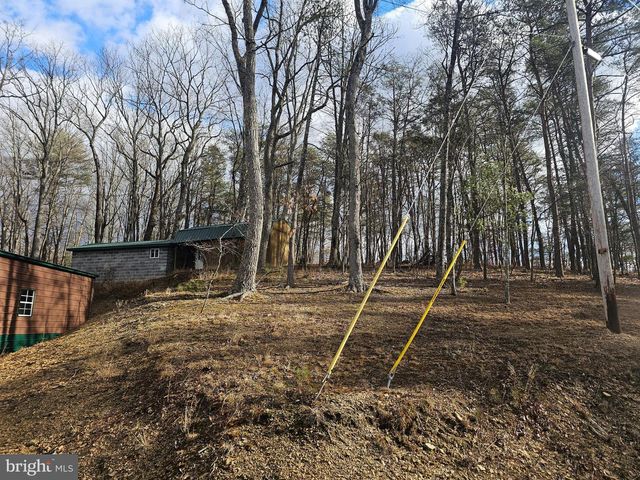 211 MARTIN RD, Artemas, PA 17211