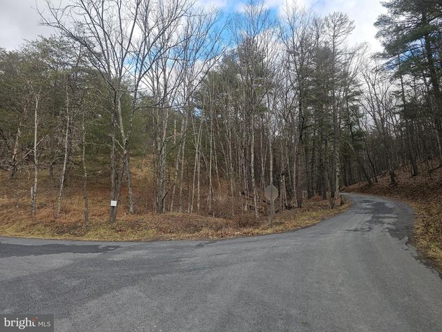 211 MARTIN RD, Artemas, PA 17211