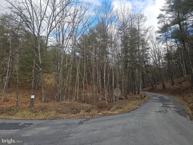 211 MARTIN RD, Artemas, PA 17211