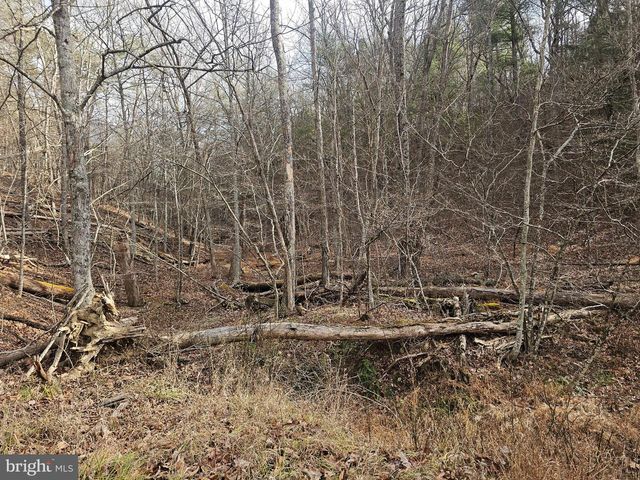 211 MARTIN RD, Artemas, PA 17211