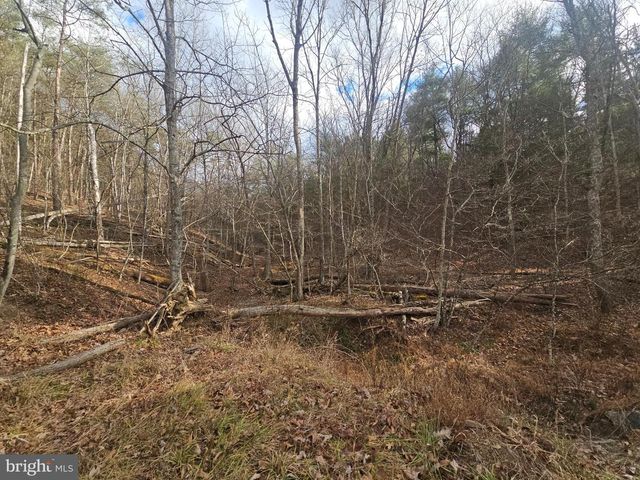 211 MARTIN RD, Artemas, PA 17211