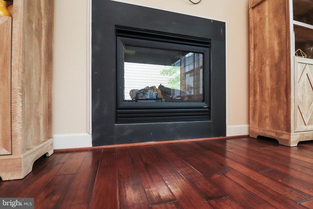 102 PEARL ST, Herndon, VA 20170
