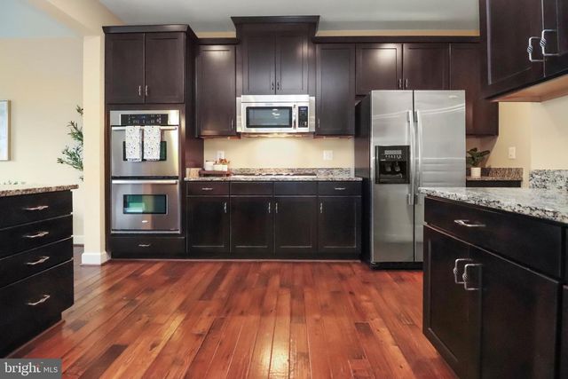 102 PEARL ST, Herndon, VA 20170