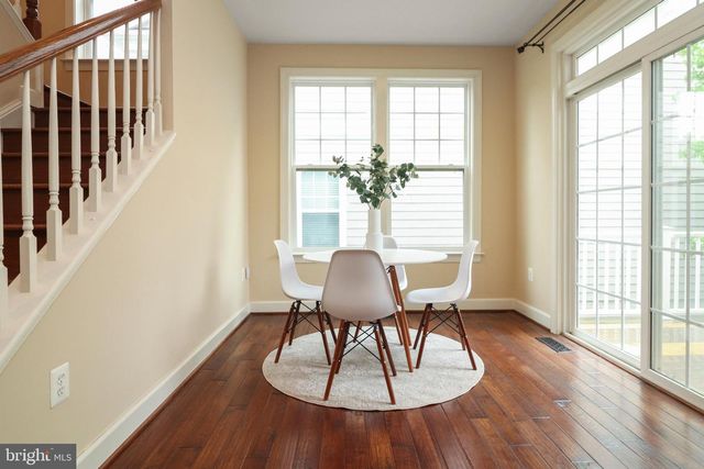 102 PEARL ST, Herndon, VA 20170