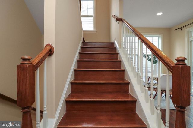 102 PEARL ST, Herndon, VA 20170