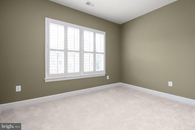 102 PEARL ST, Herndon, VA 20170