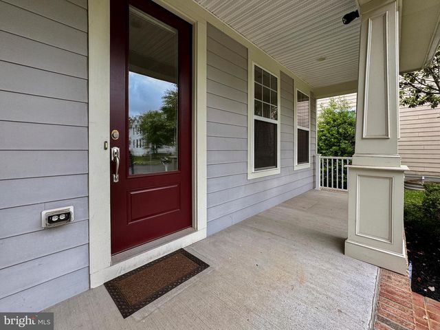 102 PEARL ST, Herndon, VA 20170