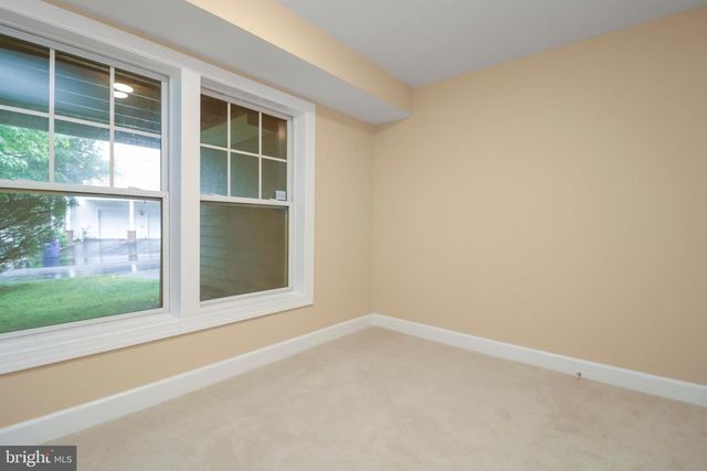 102 PEARL ST, Herndon, VA 20170
