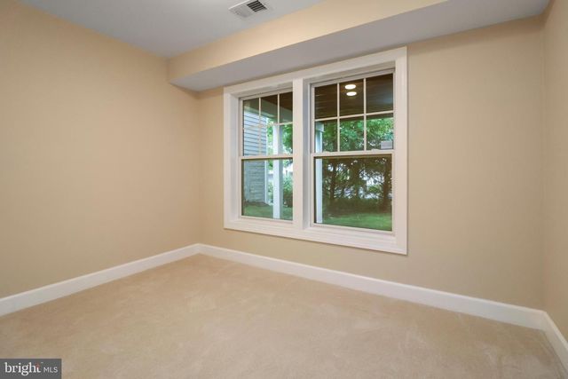 102 PEARL ST, Herndon, VA 20170