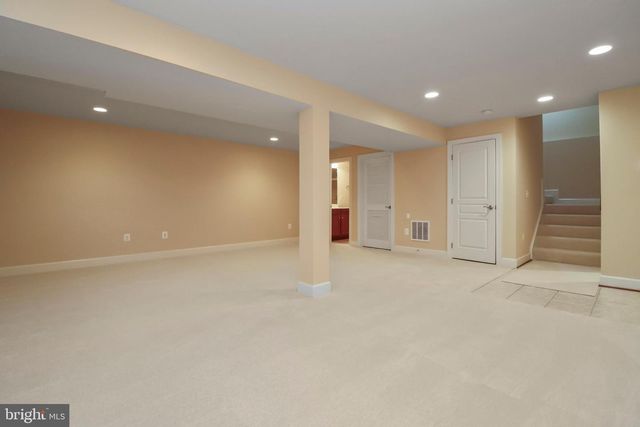 102 PEARL ST, Herndon, VA 20170