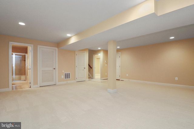 102 PEARL ST, Herndon, VA 20170