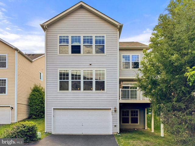 102 PEARL ST, Herndon, VA 20170